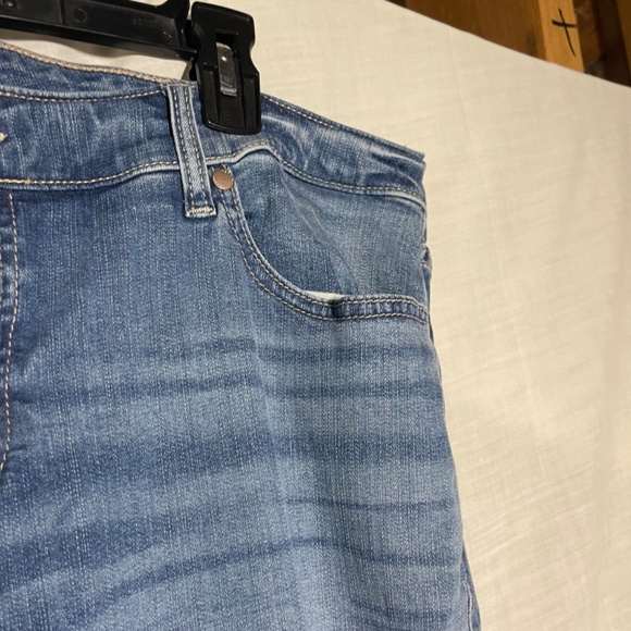 Torrid First at Fit Women’s Blue Denim Washed Jeans. Straight leg. Size 20 - Picture 4 of 8